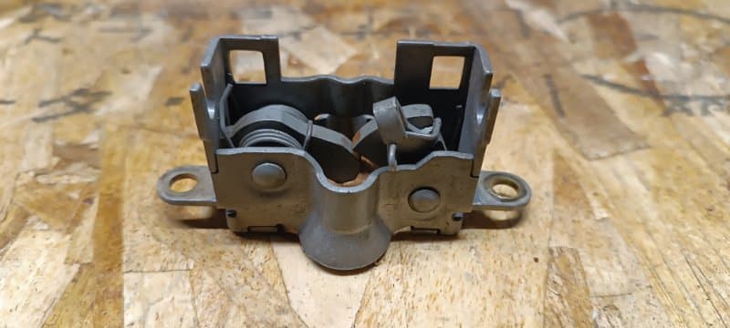 Замок капота Mercedes-Benz E-Class W210 104.995 1996 (б/у)