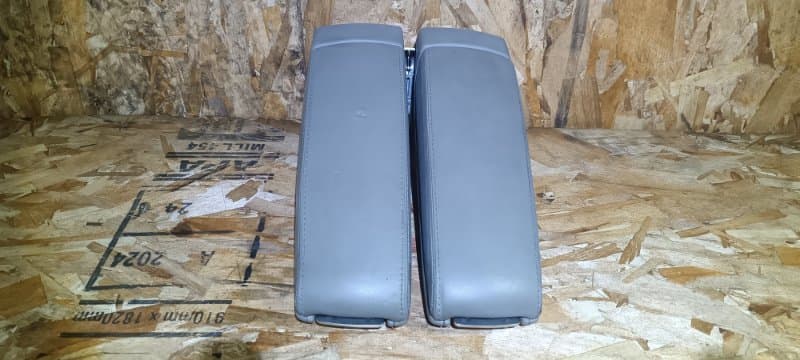 Подлокотник Audi S8 4E BSM 2007 (б/у)