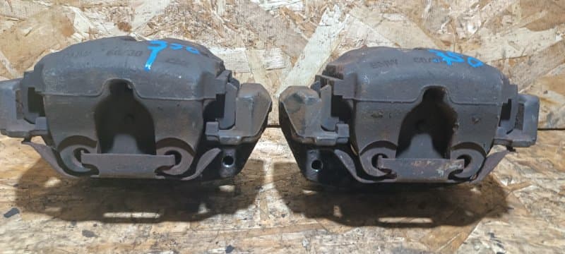 Комплект суппортов BMW X5 E53 M54B30 2005 перед. (б/у)