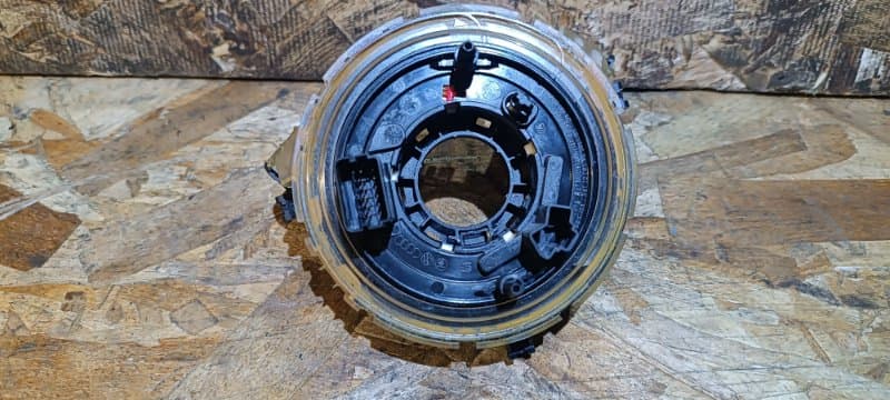Кольцо SRS AIR BAG Audi A4 8E2 AMB 2003 (б/у)