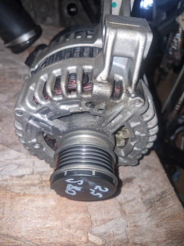 Генератор с обгонной муфтой 150А VOLVO V70 BW B5254T10 2010 (б/у)