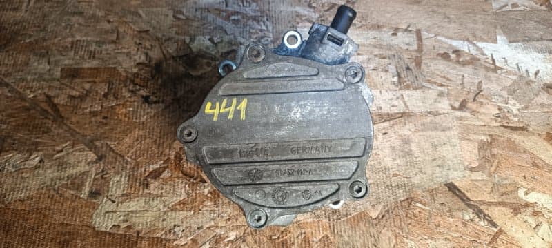 Насос вакуумный Audi A6 4G5 CHVA 2014 (б/у)
