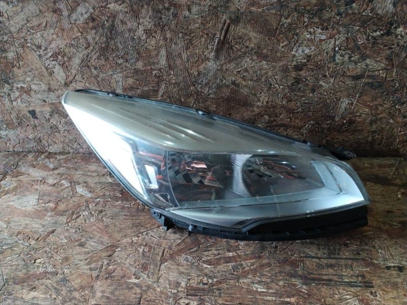 Фара галоген Ford KUGA CBS 15HDTX 2016 перед. прав. (б/у)