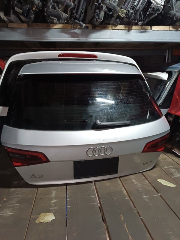 Крышка багажника Audi A3 8VA CXS 2014 (б/у)