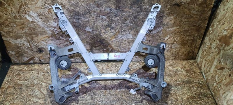 Подрамник BMW 5 E39 M54B30 2002 (б/у)