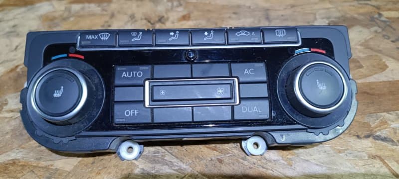 Блок управления климат-контролем Volkswagen Passat 365 CAX 2011 (б/у)