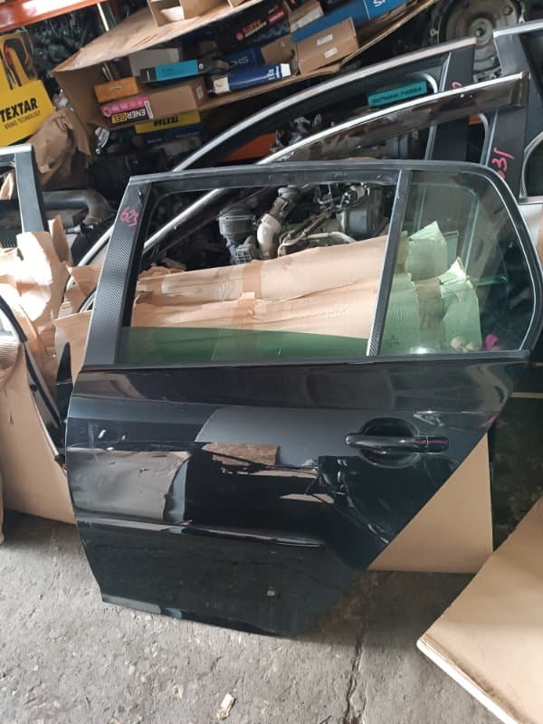 Дверь Volkswagen Golf 1K1 BLG 2009 задн. лев. (б/у)