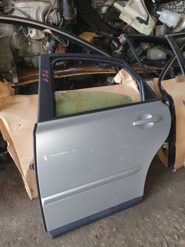 Дверь Volvo s40 MS B5254T3 2006 задн. лев. (б/у)