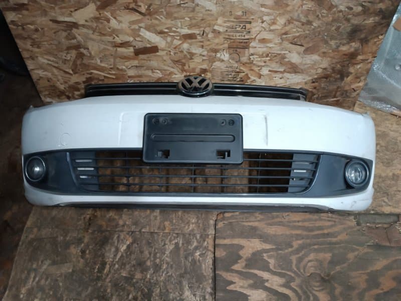 Бампер Volkswagen Touran 1T3 CAV 2010 перед. (б/у)