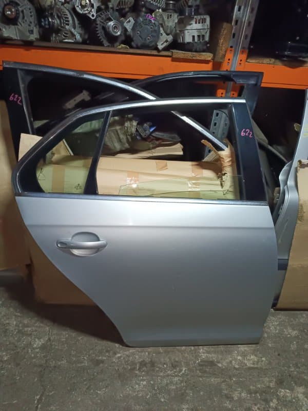 Дверь Volkswagen Jetta 1K5 BVY 2008 задн. прав. (б/у)
