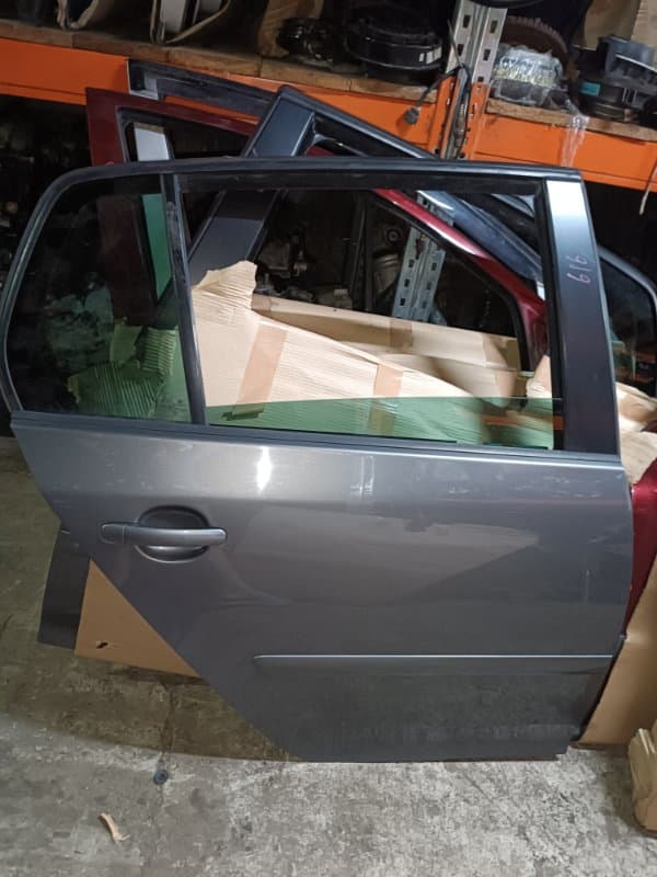 Дверь Volkswagen Golf 1K1 BLG 2007 задн. прав. (б/у)