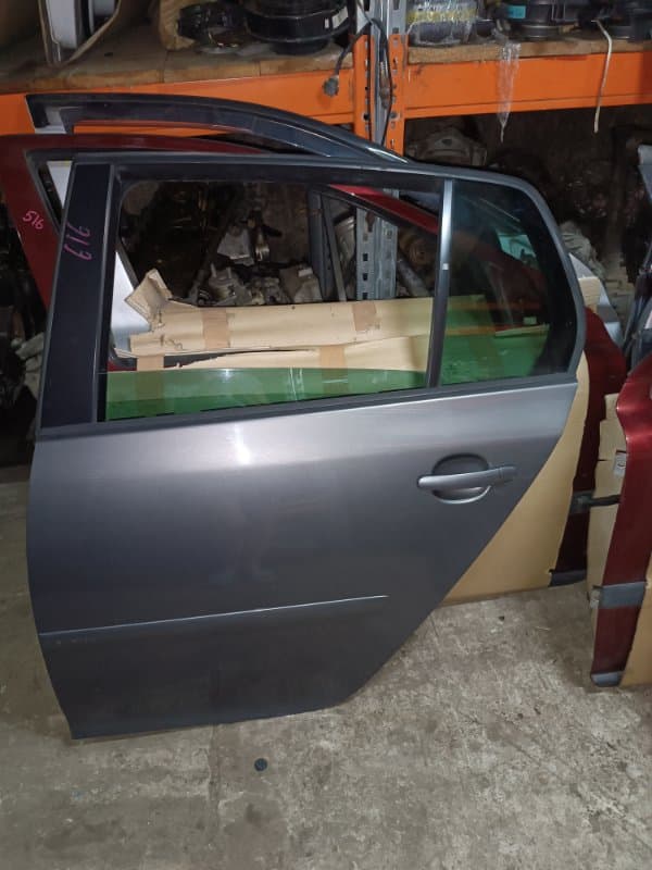 Дверь Volkswagen Golf 1K1 BLG 2007 задн. лев. (б/у)