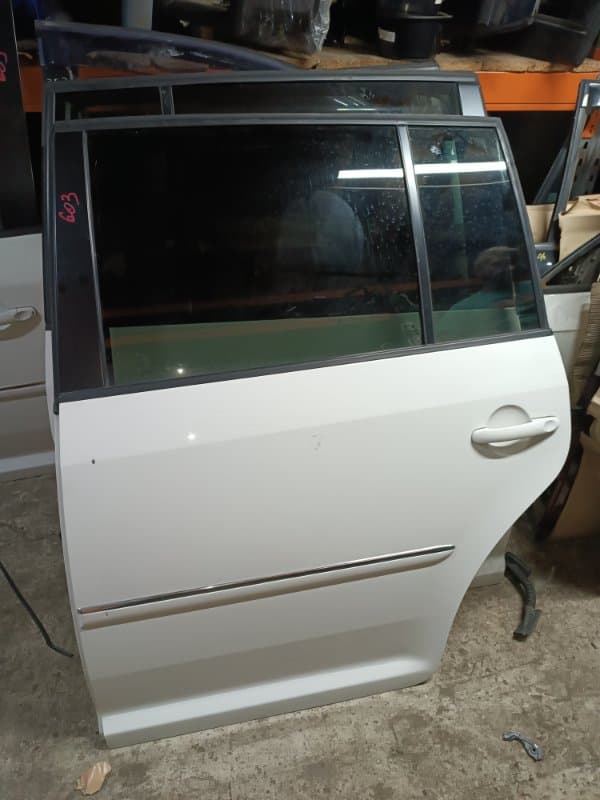 Дверь Volkswagen Touran 1T3 CAV 2010 задн. лев. (б/у)