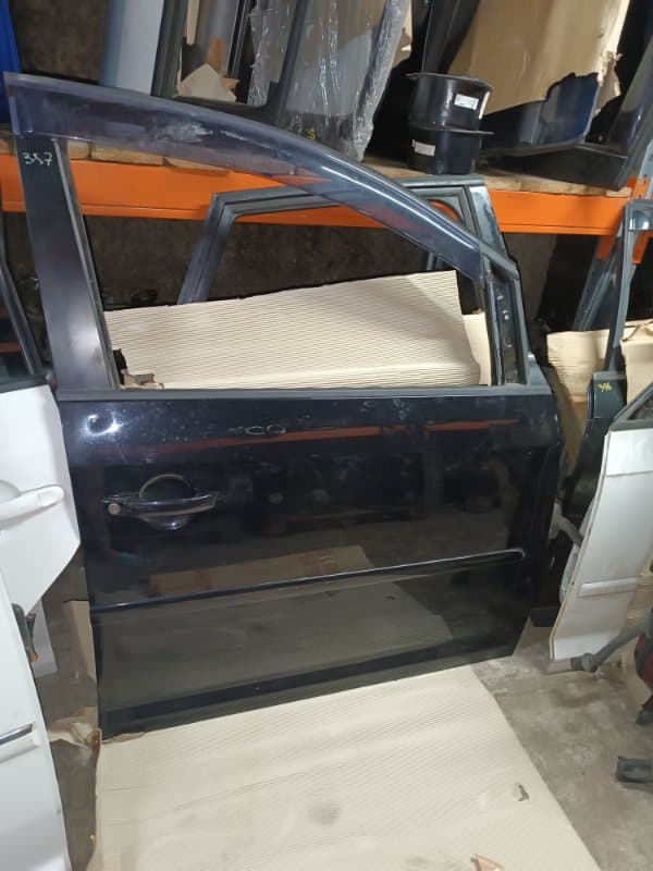 Дверь Volkswagen Touran 1T3 CAV 2011 перед. прав. (б/у)