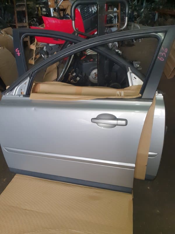 Дверь Volvo s40 MS B5254T3 2006 перед. лев. (б/у)