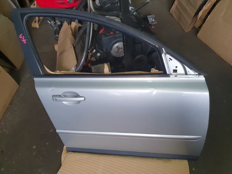 Дверь Volvo s40 MS B5254T3 2006 перед. прав. (б/у)