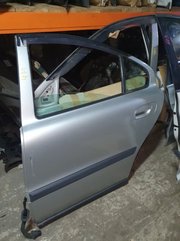 Дверь Volvo S60 RS B5254T2 2004 задн. лев. (б/у)
