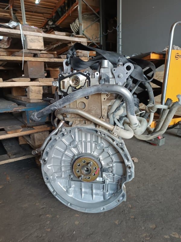 Двигатель 270910 Mercedes-Benz A-Class W176 270.910 2015 (б/у)