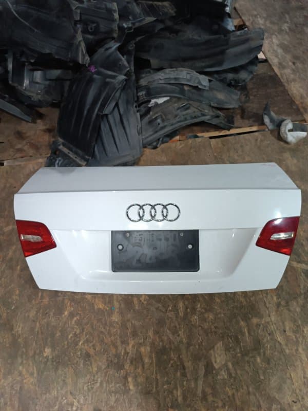 Крышка багажника Audi A6 4F2 CAJ 2010 (б/у)