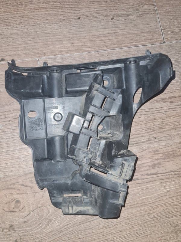 Кронштейн бампера Volvo XC70 BZ B5254T12 2014 перед. лев. (б/у)