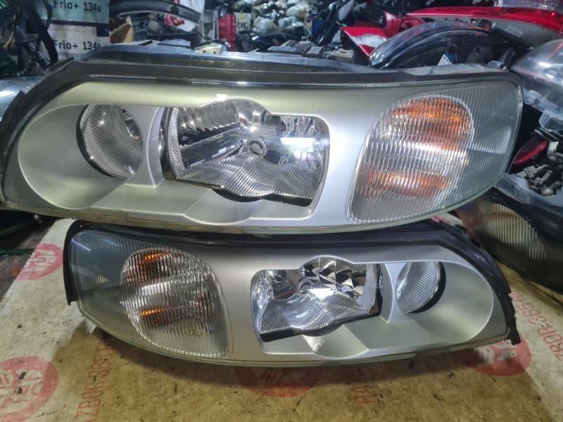 КОМПЛЕКТ ФАР R Design Volvo V70 SW B5254T4 2005 (б/у)