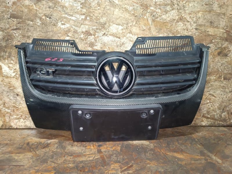 Решетка радиатора Volkswagen Golf 1K1 BLG 2009 (б/у)