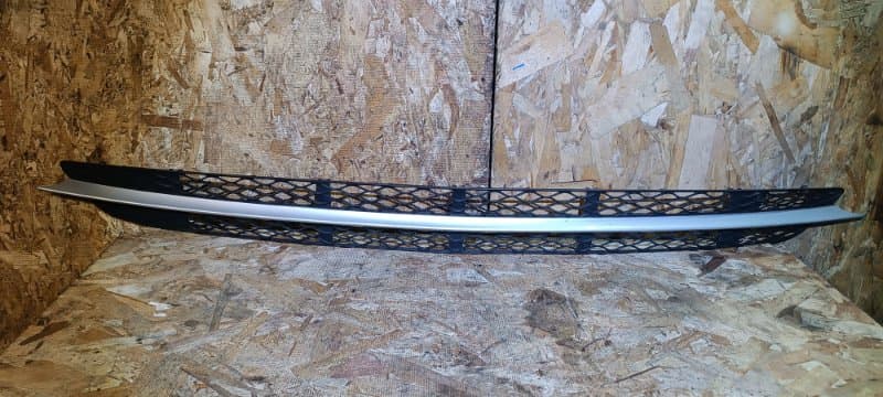 Решетка бампера Mercedes-Benz E-Class W211 112.951 2006 перед. (б/у)