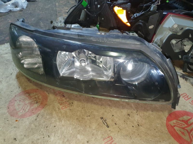 Фара ксенон Volvo XC70 SZ B5254T2 2004 прав. (б/у)