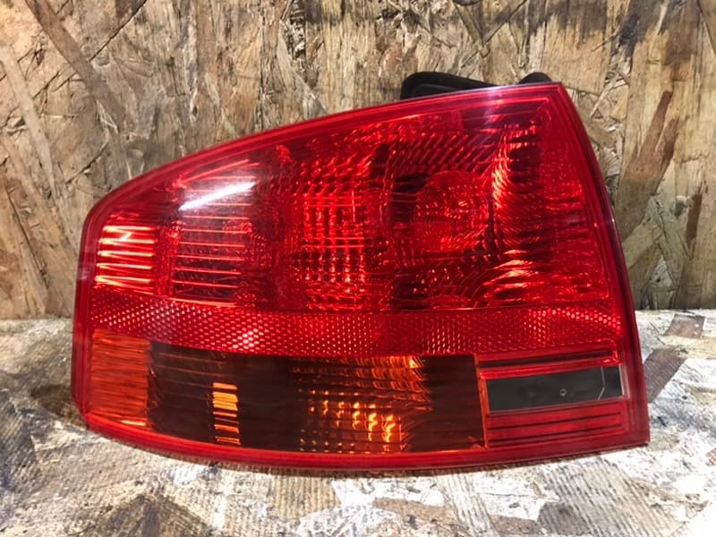 Фонарь с дефектом Audi A4 8EC BGB 2006 задн. лев. (б/у)