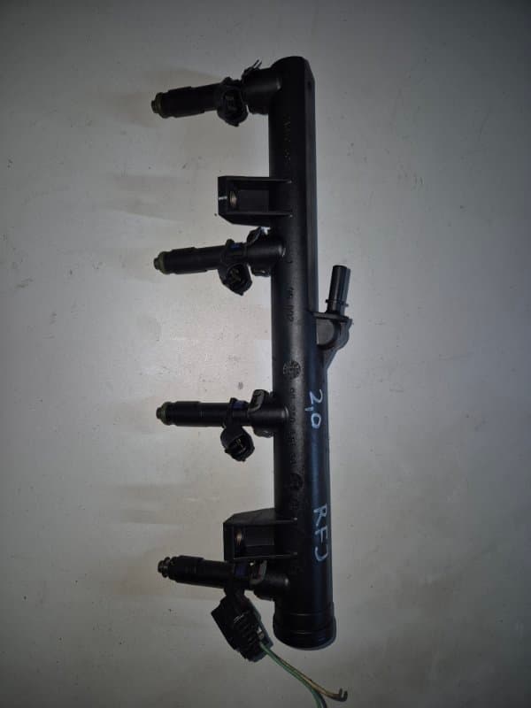 Рампа топливная Peugeot 307 3H RFJ 2008 (б/у)
