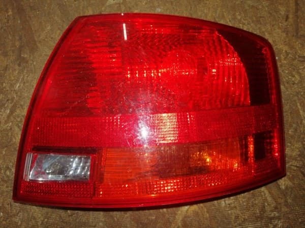 Фонарь Audi A4 B7 задн. прав. (б/у)