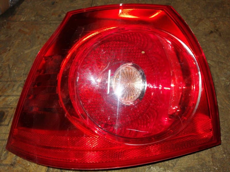 Фонарь Volkswagen Golf 5 2003 задн. лев. (б/у)