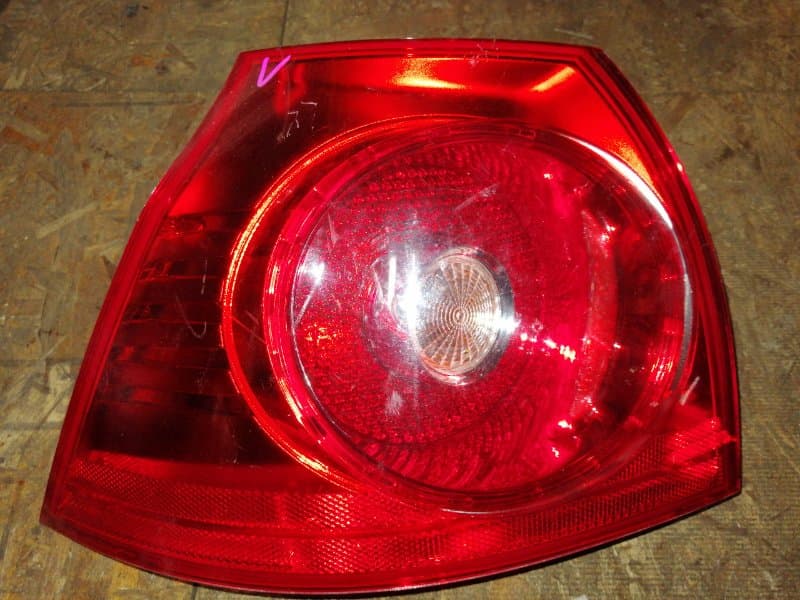 Фонарь Volkswagen Golf 5 2003 задн. лев. (б/у)