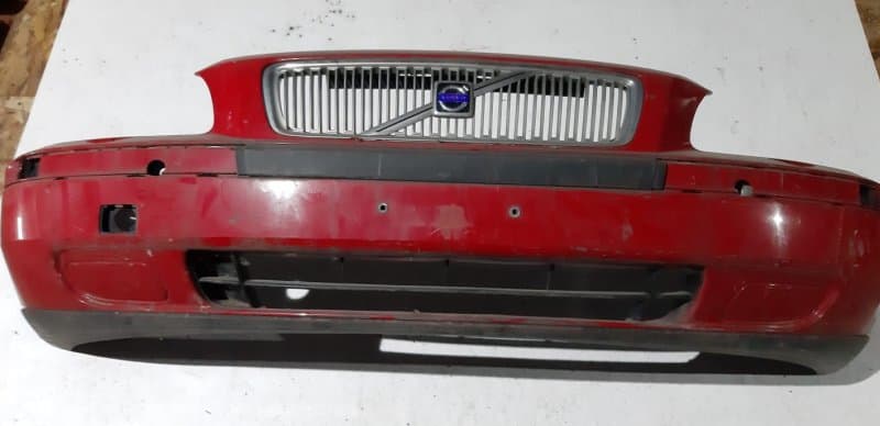 Бампер Volvo V70 УНИВЕРСАЛ 2.4 2000 перед. (б/у)