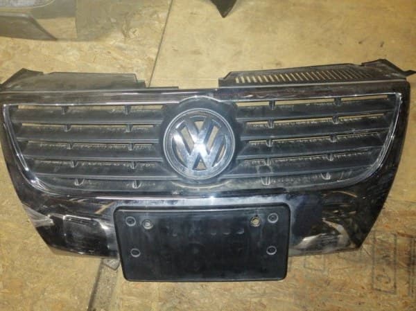 Решетка радиатора Volkswagen Passat B6 (б/у)