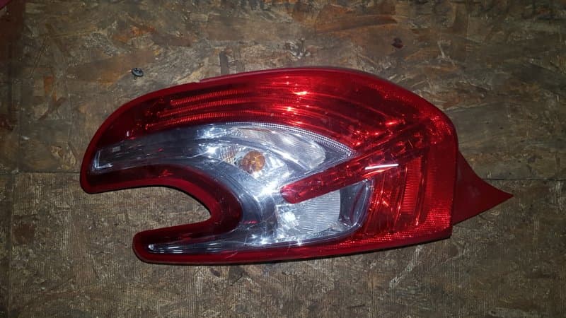 Фонарь Peugeot 208 1.6 2009 задн. лев. (б/у)