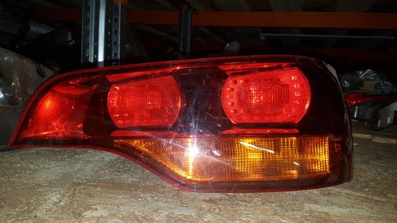 Фонарь Audi Q7 ВНЕДОРОЖНИК 3.6 2010 задн. прав. (б/у)