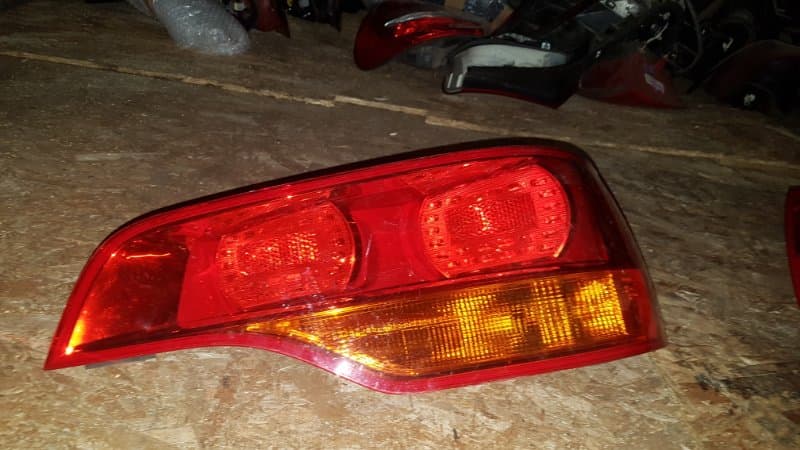 Фонарь Audi Q7 ВНЕДОРОЖНИК 3.6 2010 задн. прав. (б/у)