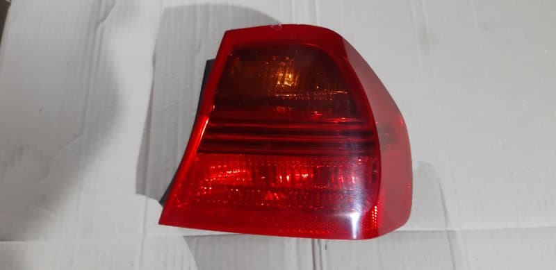 Фонарь с дефектом BMW 3 E90 N46B20B 2006 задн. прав. (б/у)