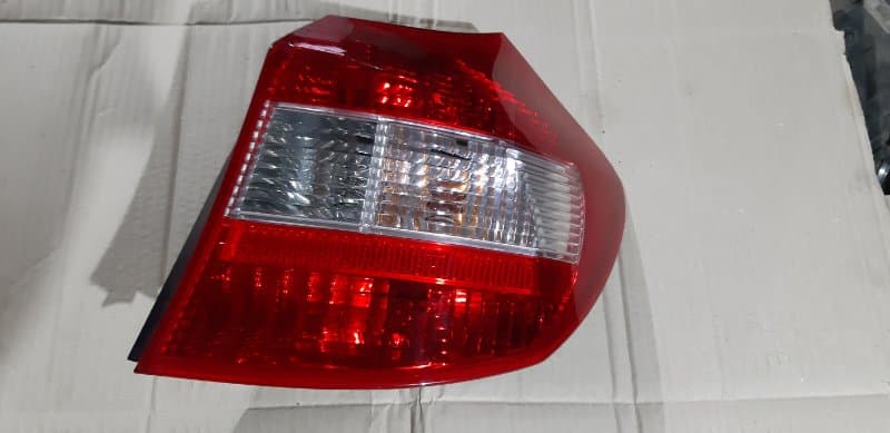 Фонарь BMW 1 E87 N46B20BA 2005 задн. прав. (б/у)