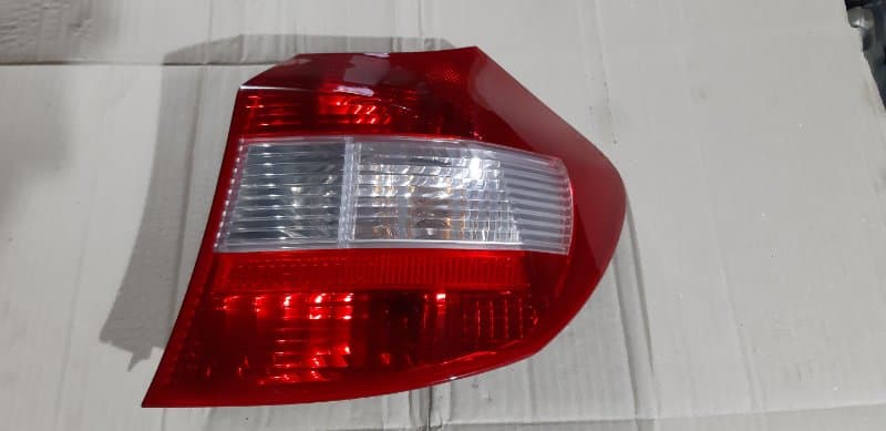 Фонарь BMW 1 E87 N46B20BA 2005 задн. прав. (б/у)