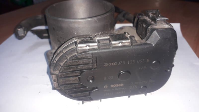 Блок дроссельной заслонки audi A4 8E5 ASN 2002 (б/у)