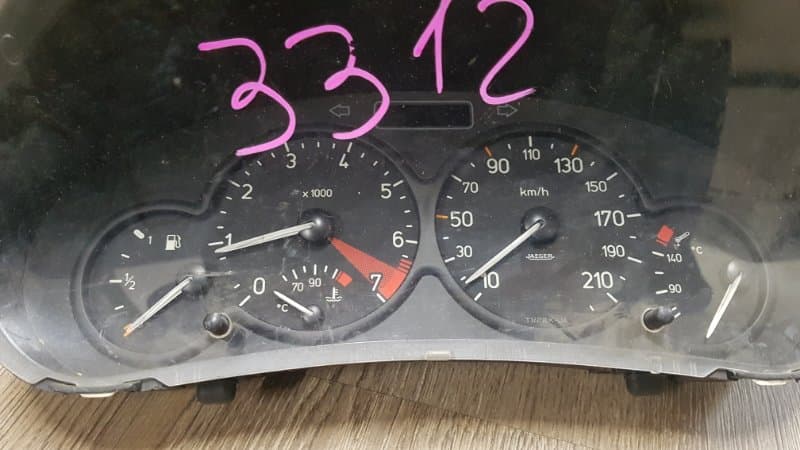 Щиток приборов Peugeot 206 ХЕЧБЕК 2001 (б/у)