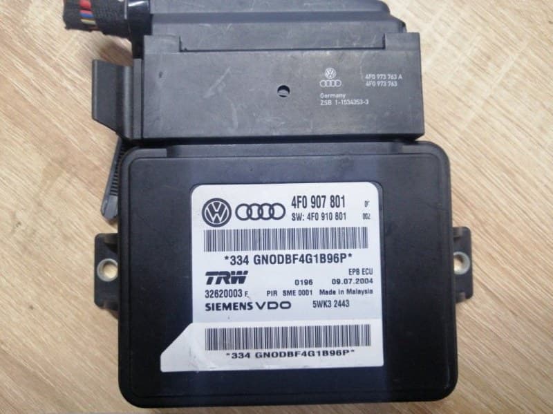 Блок управления ручником Audi A6 C6 (б/у)