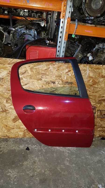 Дверь Peugeot 206 2A/C NFU 2004 задн. прав. (б/у)