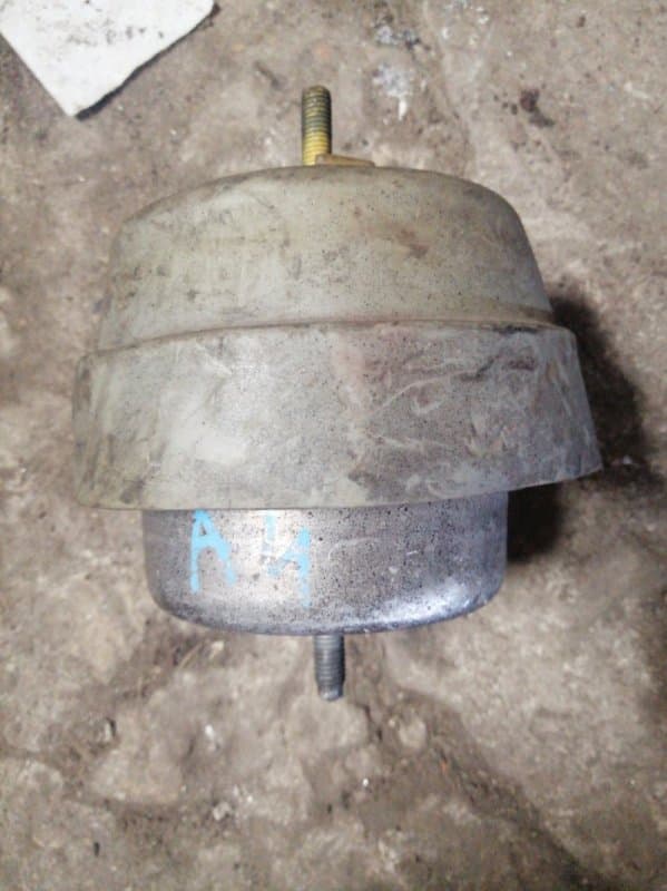 Опора ДВС Audi A4 8ED BWE 2006 (б/у)