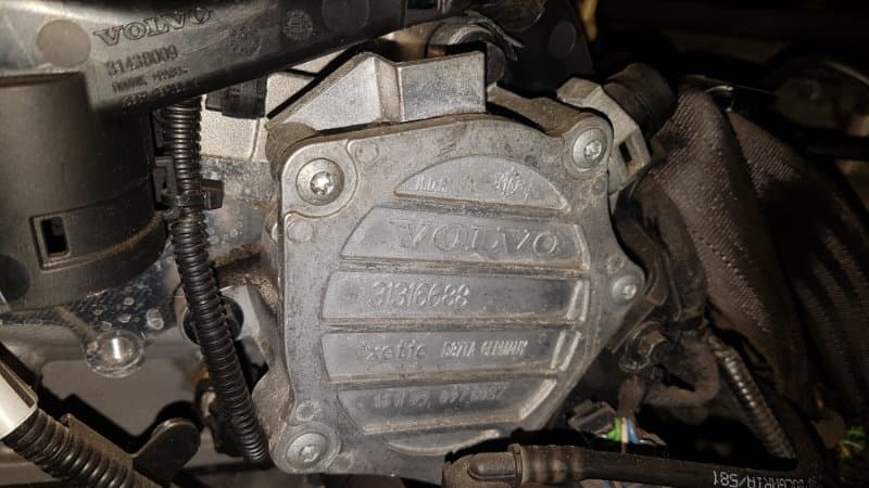 Насос вакуумный Volvo XC90 ВНЕДОРОЖНИК D4204T11 2017 (б/у)