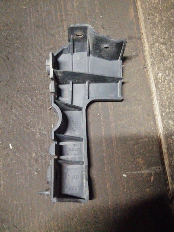 Кронштейн Audi A4 8ED BWE 2006 (б/у)