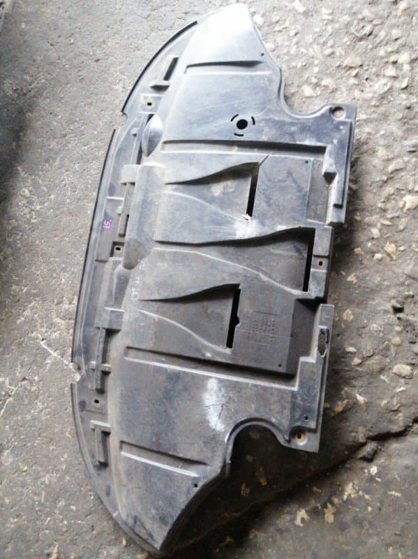 Защита двигателя Audi A6 4B2 AGA 2000 перед. (б/у)