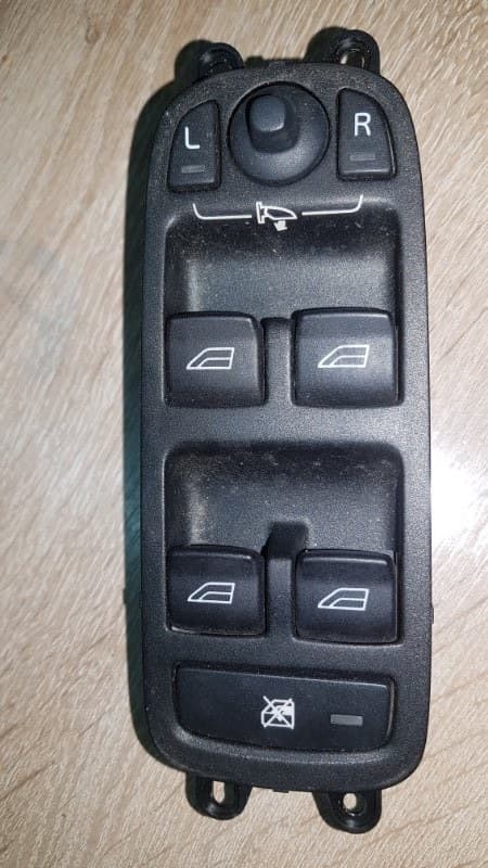 Блок управления стеклоподъёмниками Volvo s40 СЕДАН B5254T3 2005 (б/у)